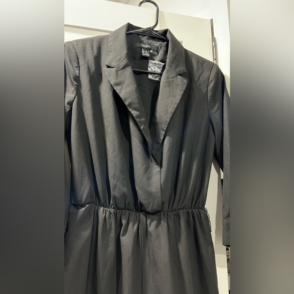 Elegant, Cute Black Forever 21 one piece short romper with long sleeves. - Picture 5 of 8
